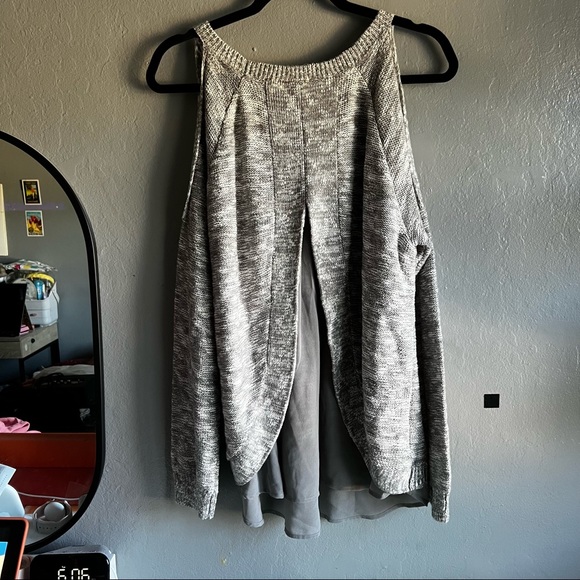 Torrid 00 - Picture 2 of 5